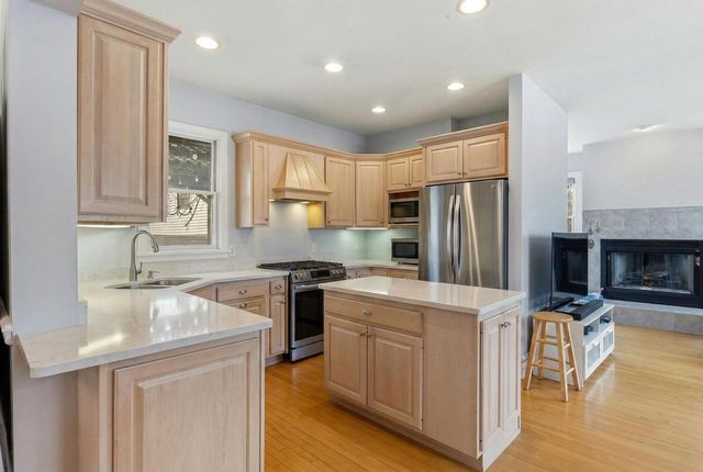 11004 Range Line ROAD, Mequon, WI 53092