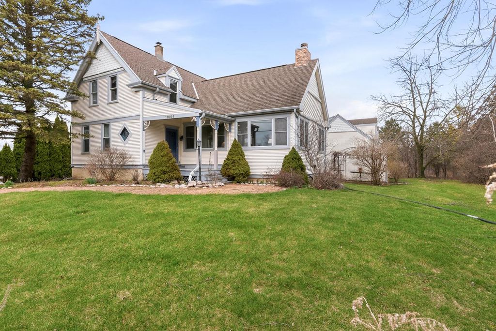 11004 Range Line ROAD, Mequon, WI 53092