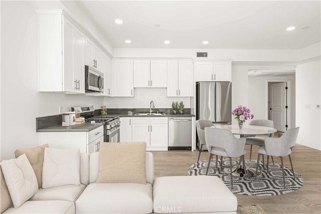11714 Archwood Street 204, North Hollywood, CA 91606