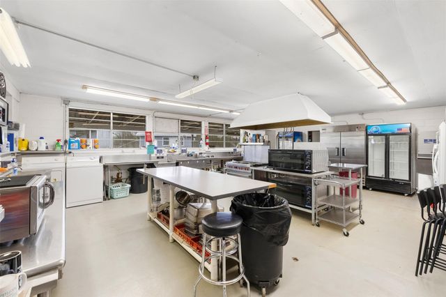 1115 County Rd 307, Alleyton, TX 78935