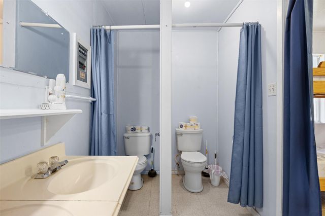 1115 County Rd 307, Alleyton, TX 78935