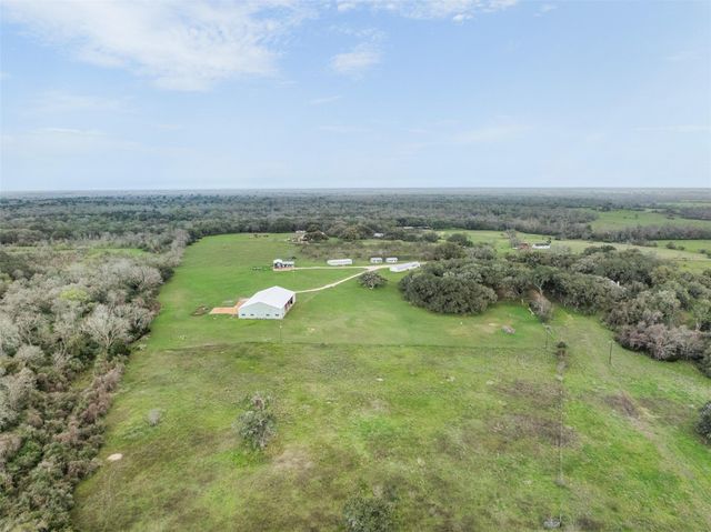 1115 County Rd 307, Alleyton, TX 78935