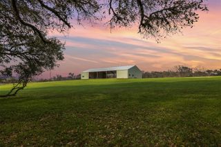 1115 County Rd 307, Alleyton, TX 78935