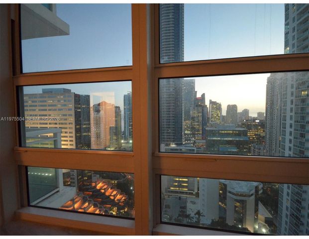 950 Brickell Bay Dr 3109, Miami, FL 33131