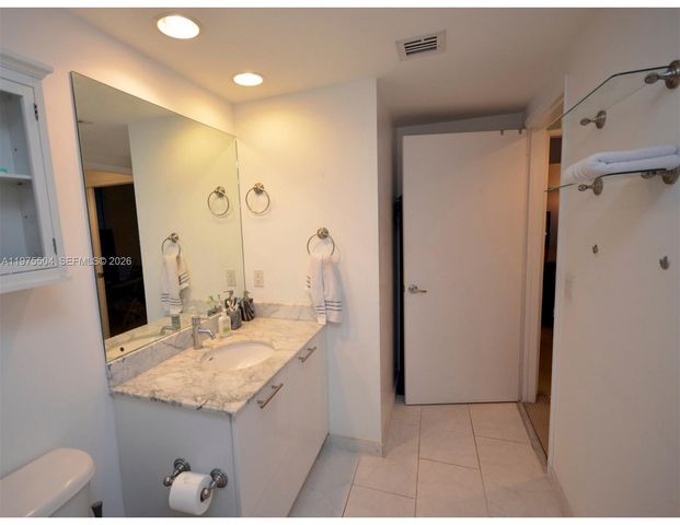 950 Brickell Bay Dr 3109, Miami, FL 33131