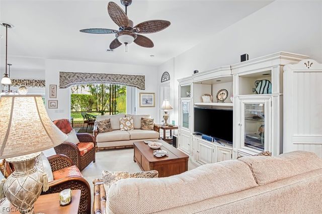 9710 Las Casas DR, Fort Myers, FL 33919