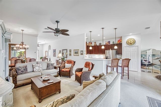 9710 Las Casas DR, Fort Myers, FL 33919