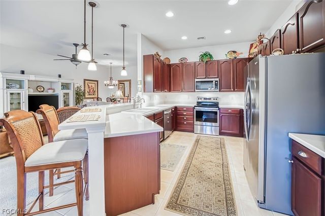 9710 Las Casas DR, Fort Myers, FL 33919