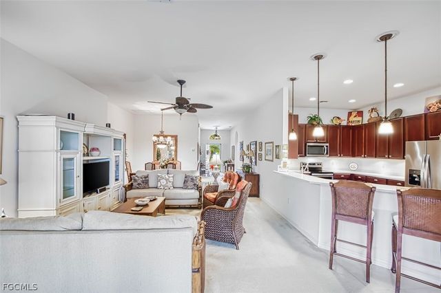 9710 Las Casas DR, Fort Myers, FL 33919