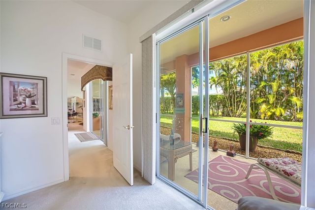 9710 Las Casas DR, Fort Myers, FL 33919