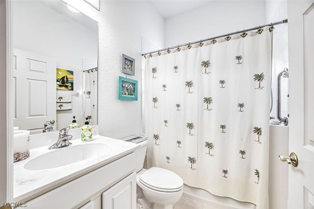 9710 Las Casas DR, Fort Myers, FL 33919