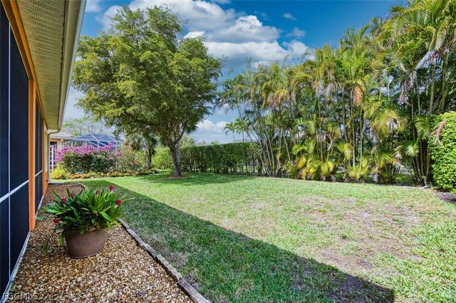 9710 Las Casas DR, Fort Myers, FL 33919