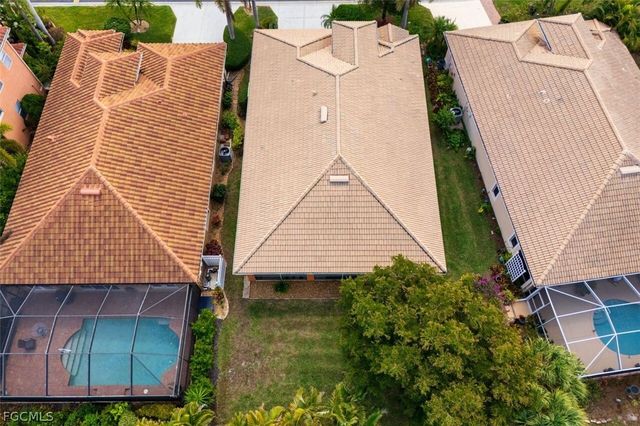 9710 Las Casas DR, Fort Myers, FL 33919