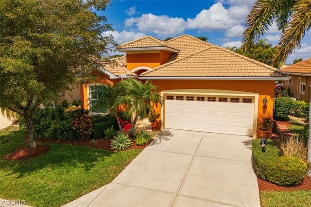 9710 Las Casas DR, Fort Myers, FL 33919
