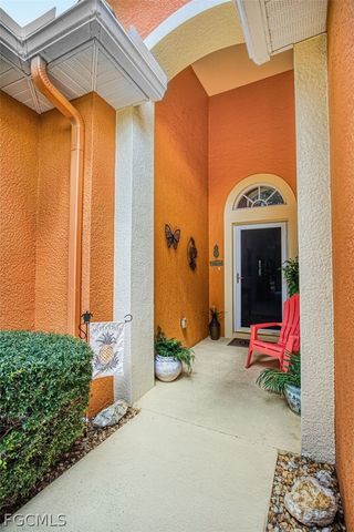 9710 Las Casas DR, Fort Myers, FL 33919