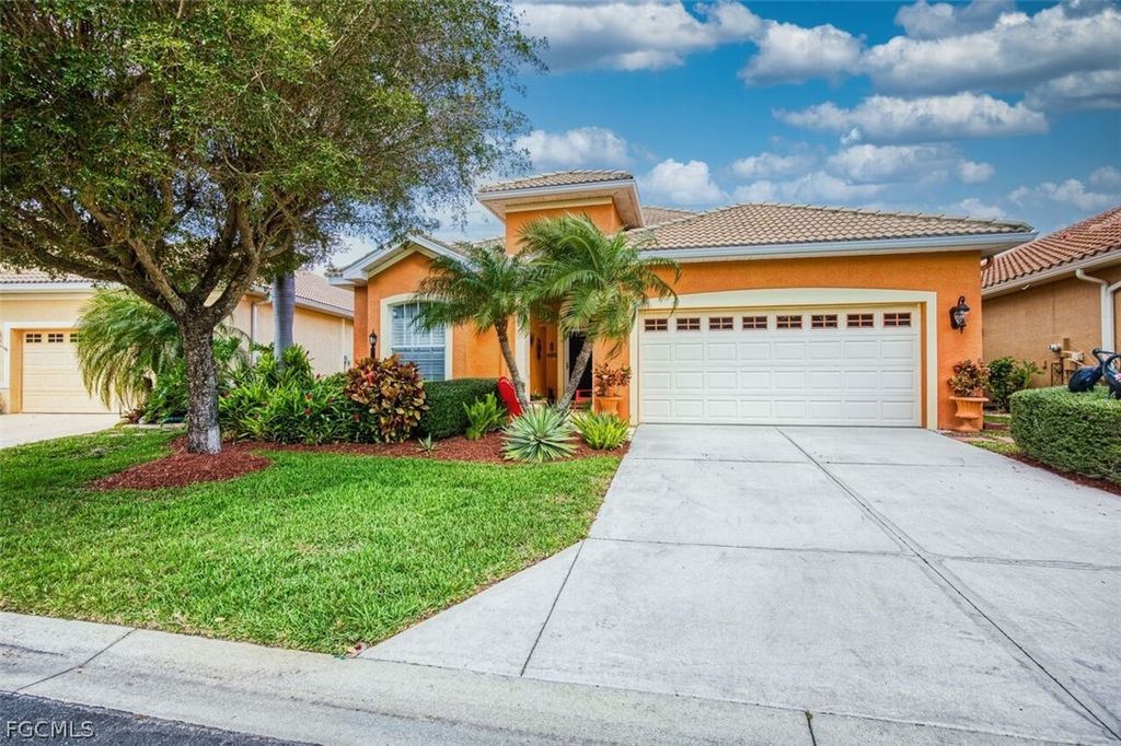 9710 Las Casas DR, Fort Myers, FL 33919