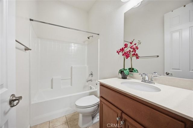 9709 Richland Hills Lane, Bakersfield, CA 93306