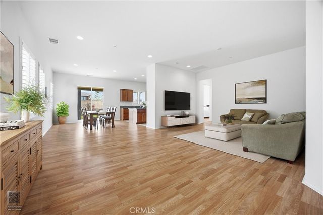 9709 Richland Hills Lane, Bakersfield, CA 93306