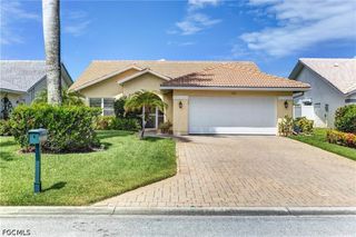 372 Fox Den CIR, Naples, FL 34104