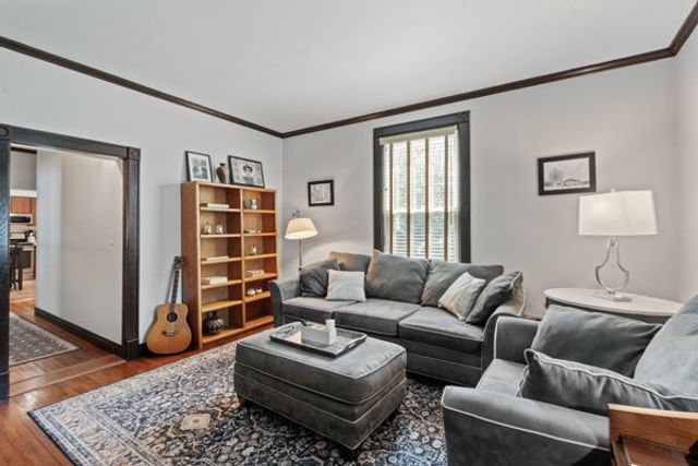 3621 Vernon Avenue, Brookfield, IL 60513
