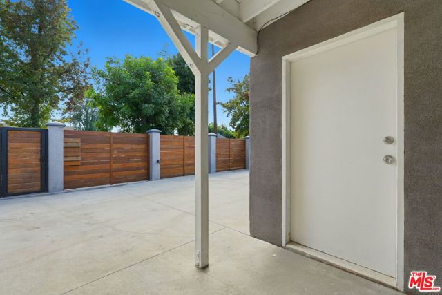 18149 Welby Way, Reseda (los Angeles), CA 91335