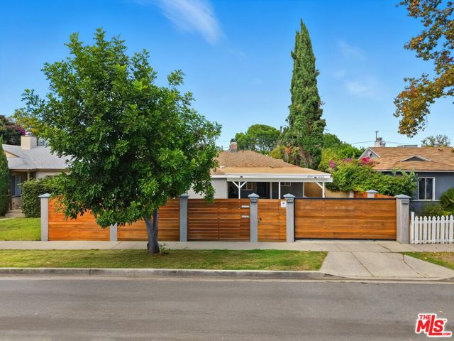 18149 Welby Way, Reseda (los Angeles), CA 91335