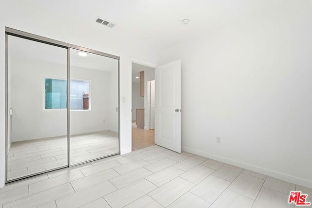 18149 Welby Way, Reseda (los Angeles), CA 91335