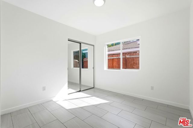 18149 Welby Way, Reseda (los Angeles), CA 91335