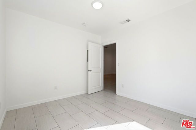 18149 Welby Way, Reseda (los Angeles), CA 91335