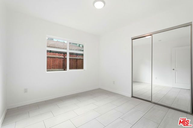 18149 Welby Way, Reseda (los Angeles), CA 91335