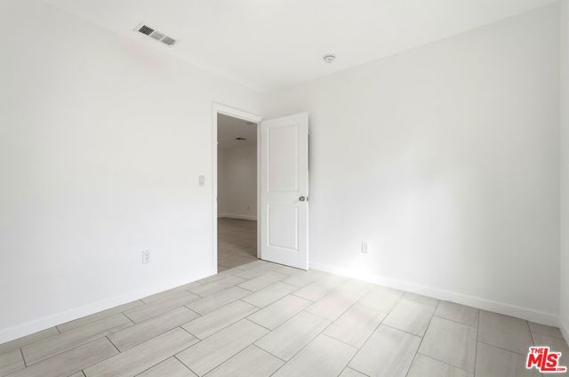 18149 Welby Way, Reseda (los Angeles), CA 91335