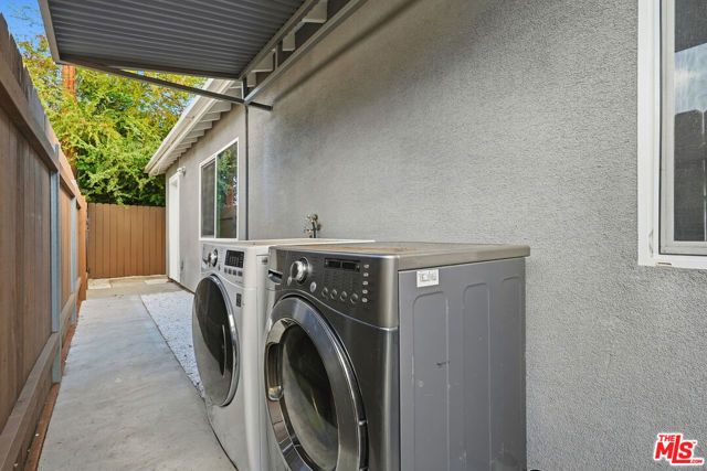 18149 Welby Way, Reseda (los Angeles), CA 91335