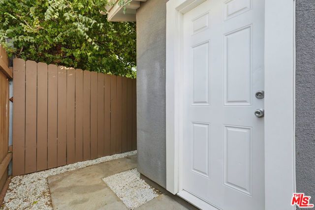 18149 Welby Way, Reseda (los Angeles), CA 91335