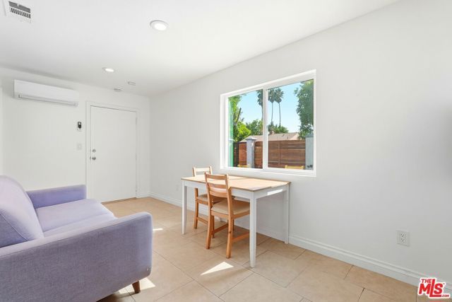 18149 Welby Way, Reseda (los Angeles), CA 91335