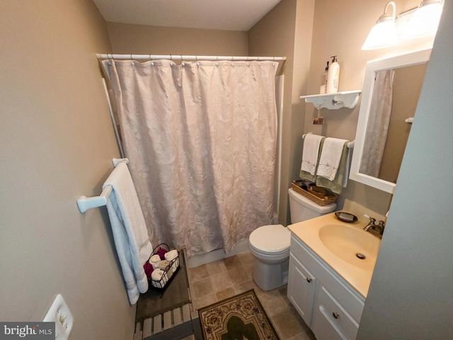 34 S OAK ST, Lititz, PA 17543