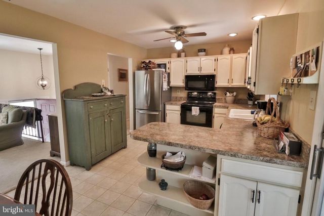 34 S OAK ST, Lititz, PA 17543