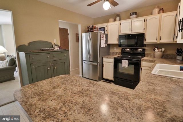34 S OAK ST, Lititz, PA 17543