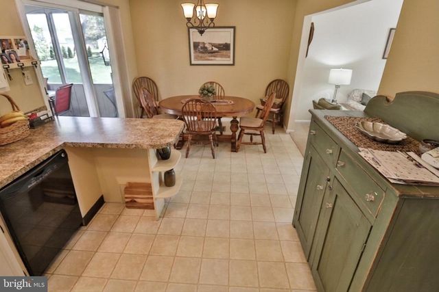 34 S OAK ST, Lititz, PA 17543