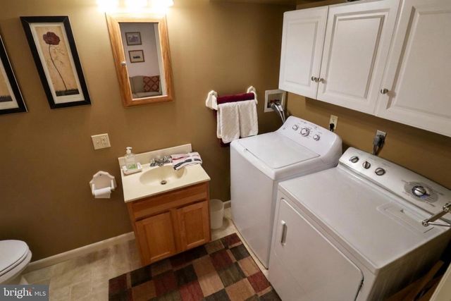 34 S OAK ST, Lititz, PA 17543