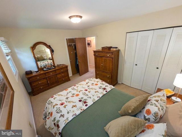 34 S OAK ST, Lititz, PA 17543