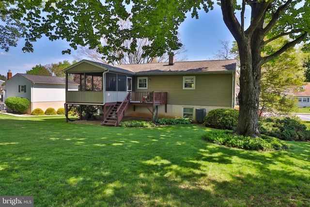 34 S OAK ST, Lititz, PA 17543