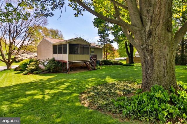 34 S OAK ST, Lititz, PA 17543