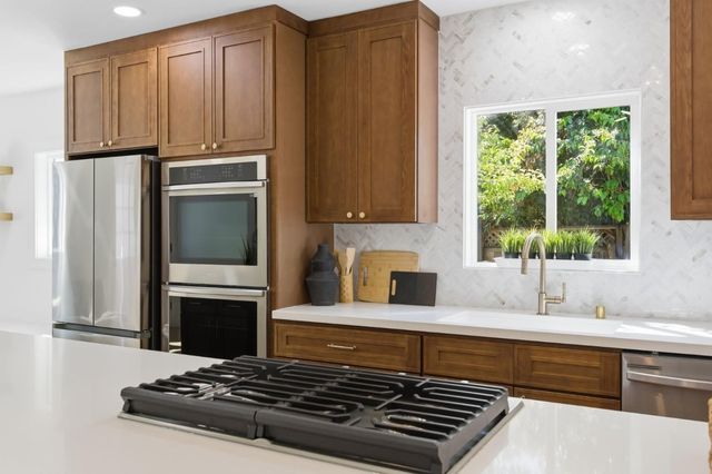 3035 Flores Street, San Mateo, CA 94403