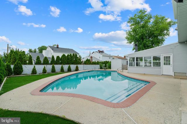 401 JEFFERSON AVE, Beverly, NJ 08010