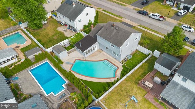 401 JEFFERSON AVE, Beverly, NJ 08010