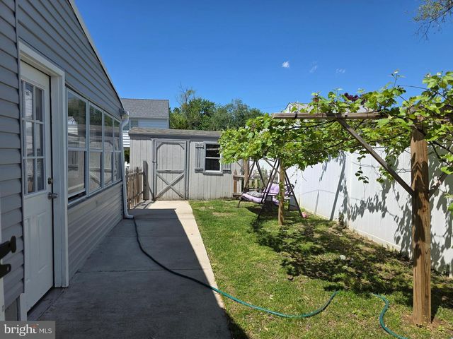401 JEFFERSON AVE, Beverly, NJ 08010