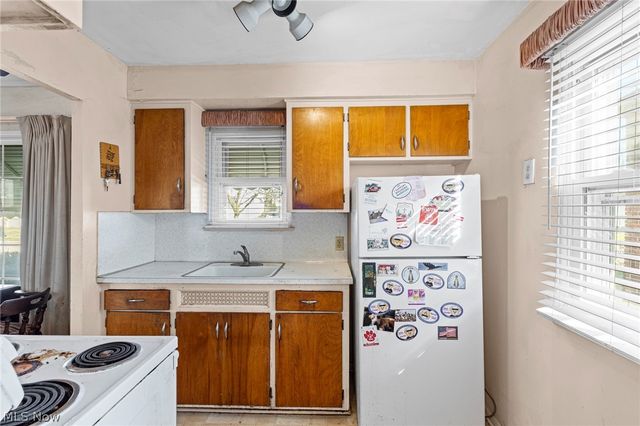 4526 W 172nd Street, Cleveland, OH 44135