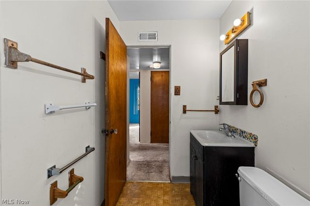 4526 W 172nd Street, Cleveland, OH 44135