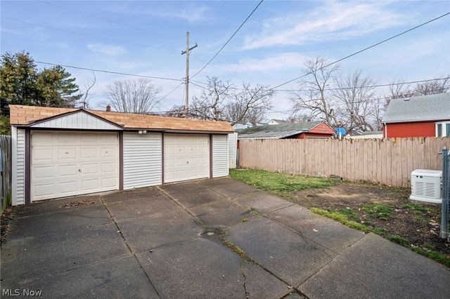 4526 W 172nd Street, Cleveland, OH 44135