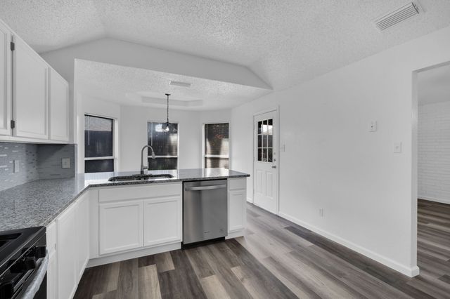 408 Wolfe Street, Cedar Hill, TX 75104